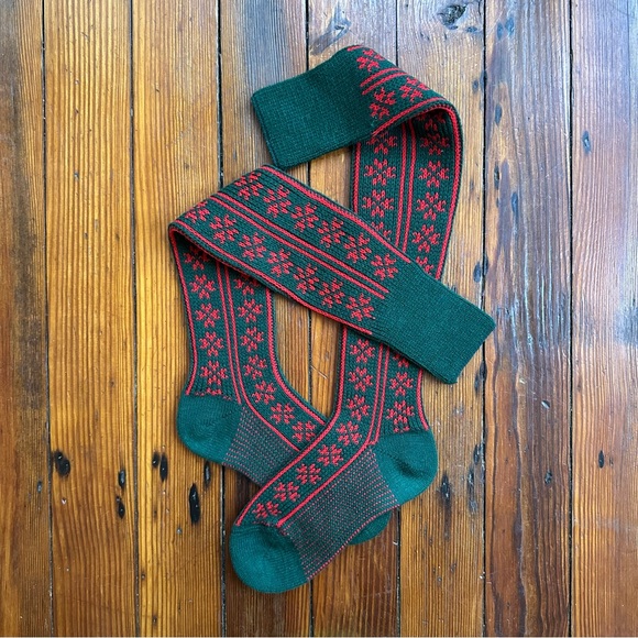 NWOT Vintage 1970s hand knit over-the-knee Christmas stockings/socks 20” - Picture 8 of 9